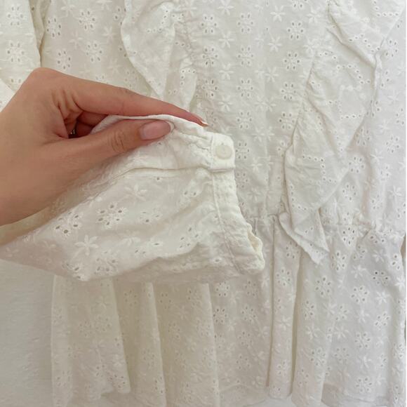 Textile Elizabeth & James – Marlowe Cinched Waist Eyelet Blouse - Picture 10 of 13